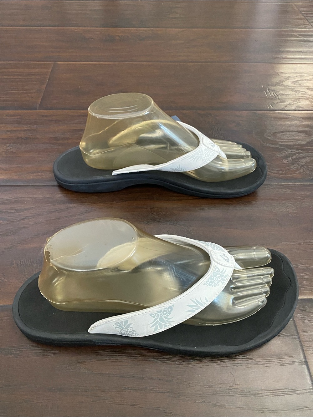 New without box Olukai Ohana rubber flats sandals women’s size 10M